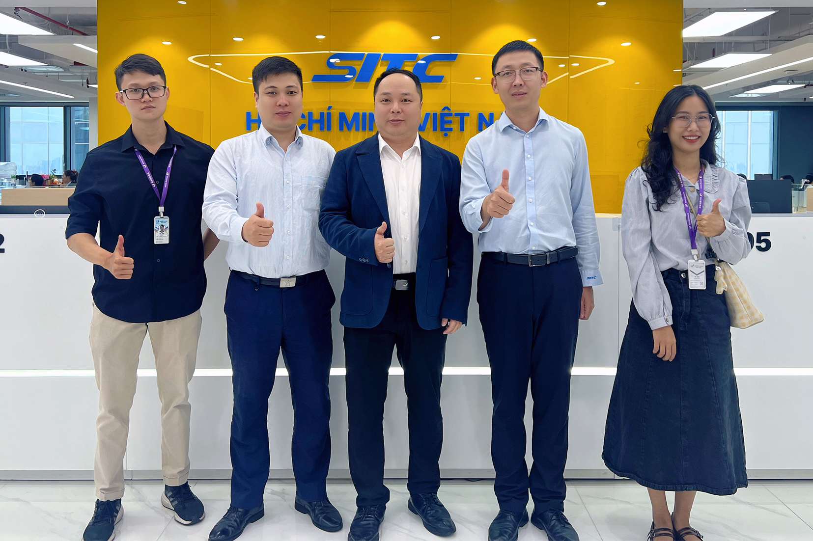 Mr. Zhang from Vietnam Branch visited SITC.
