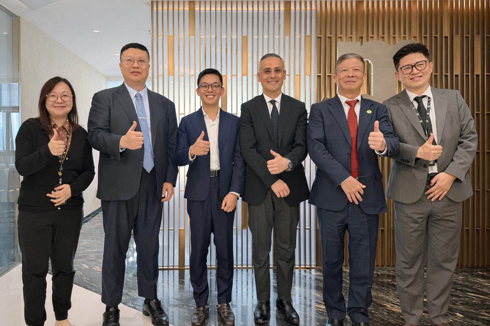 Senior managements of the Shining Ocean Logistics Group visited MSC in Shanghai.