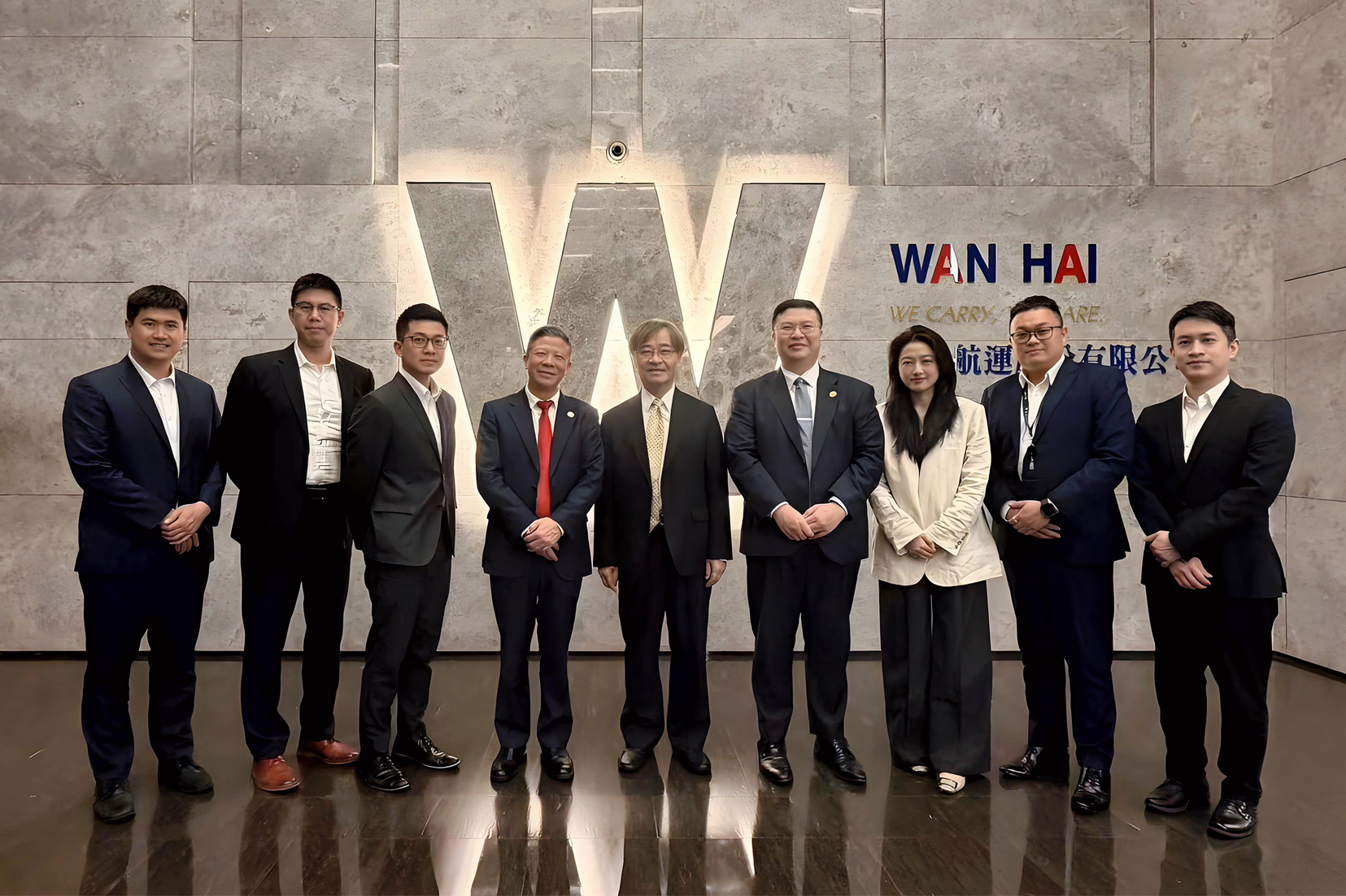 Senior managements of the Shining Ocean Logistics Group visited WHL in Taiwan.